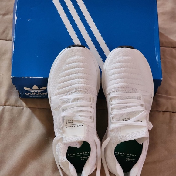 Adidas - Picture 3 of 4